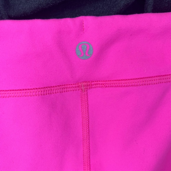 Lululemon “heat it up” crop in pink, size 10 - Picture 7 of 11